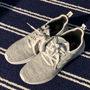 Adidas Cloudfoam Slip on/Tie Shoe. Size8